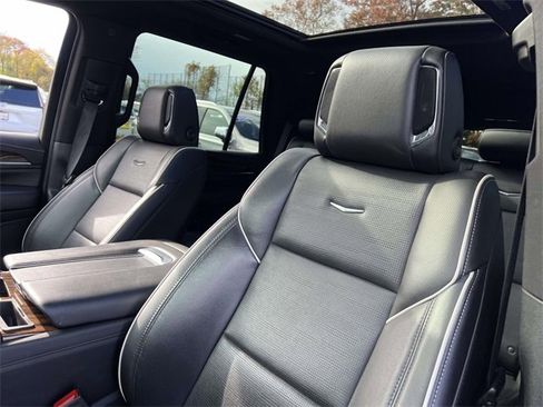 Certified 2024 Cadillac Escalade Premium Luxury w/ Performance Package image 16