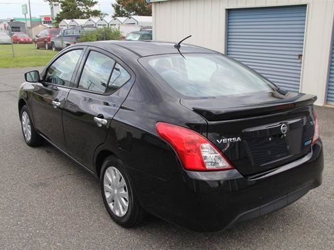 Used 2015 Nissan Versa SV FWD image 7