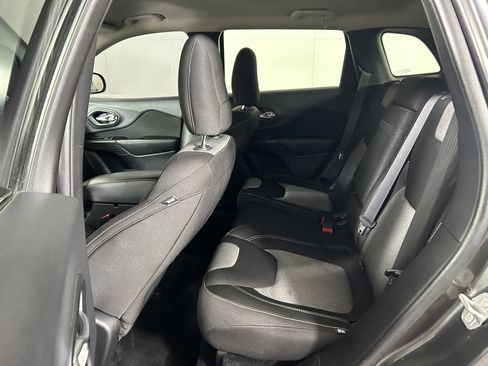 Used 2014 Jeep Cherokee Latitude w/ Cold Weather Group image 22