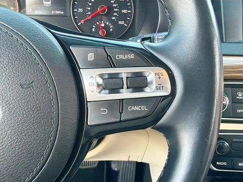 Used 2018 Kia Cadenza Premium image 35