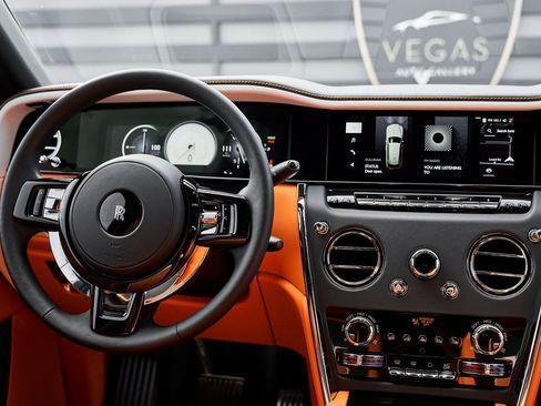 Used 2025 Rolls-Royce Cullinan image 66