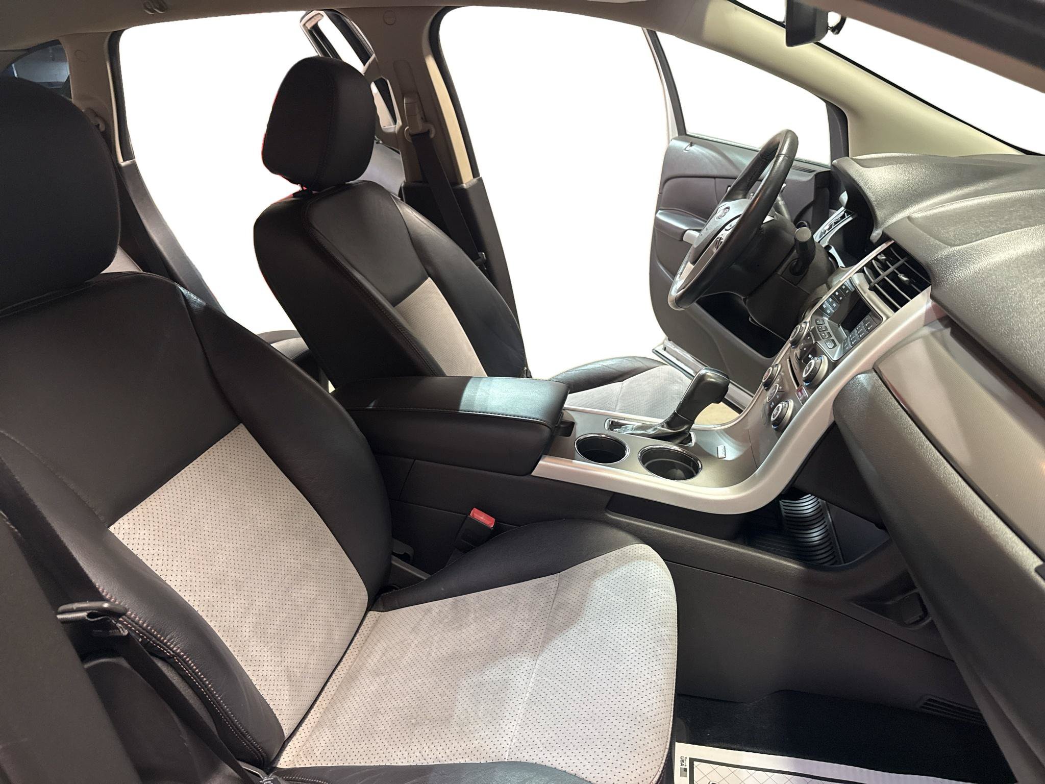 Used 2014 Ford Edge SEL w/ Equipment Group 204A FWD image 16