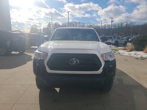 Used 2022 Toyota Tacoma SR image 2