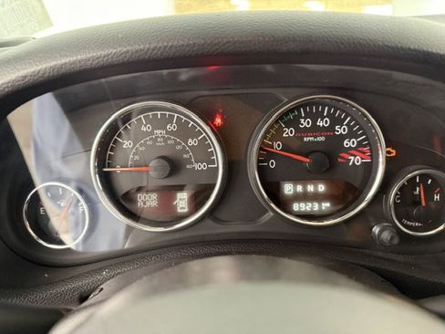 Used 2017 Jeep Wrangler Unlimited Rubicon AWD/4WD image 14