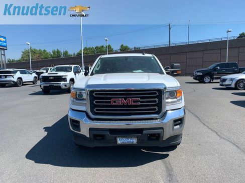 Used 2018 GMC Sierra 3500 SLE AWD/4WD image 2