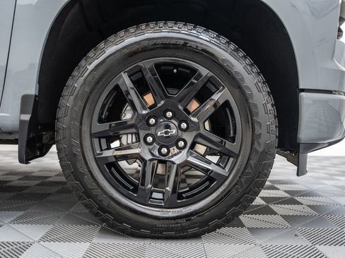 Used 2025 Chevrolet Silverado 1500 Custom w/ Turbomax Blackout Package AWD/4WD image 18