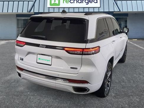 Used 2022 Jeep Grand Cherokee Overland w/ Luxury Tech Group IV AWD/4WD image 14