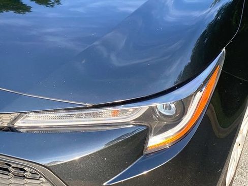 Used 2022 Toyota Corolla LE FWD image 5