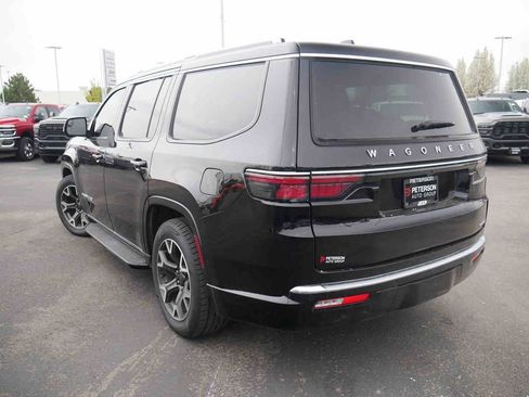 Used 2024 Jeep Wagoneer Series III image 19