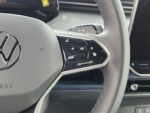 New 2025 Volkswagen ID. Buzz Pro S RWD image 9