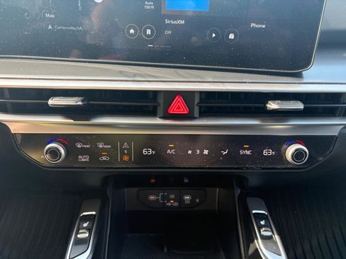 Used 2025 Kia Sorento S w/ Panoramic Sunroof Package FWD image 25