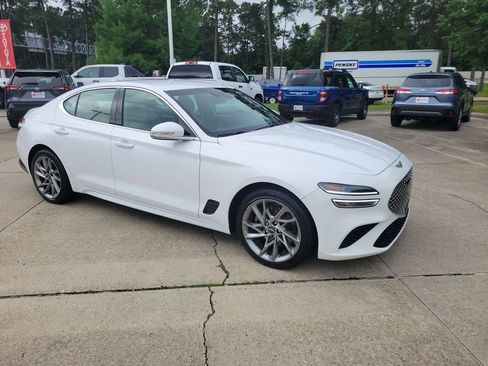 Used 2022 Genesis G70 2.0T RWD image 8