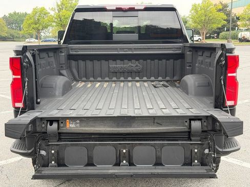Used 2024 Chevrolet Silverado 2500 High Country w/ Midnight Edition AWD/4WD image 8