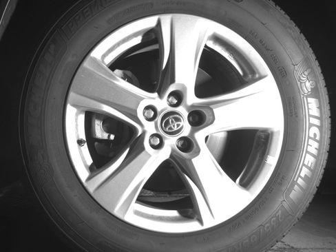 Used 2025 Toyota Highlander LE image 12