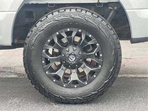 Used 2018 Ford F150 XLT w/ Equipment Group 302A Luxury AWD/4WD image 26