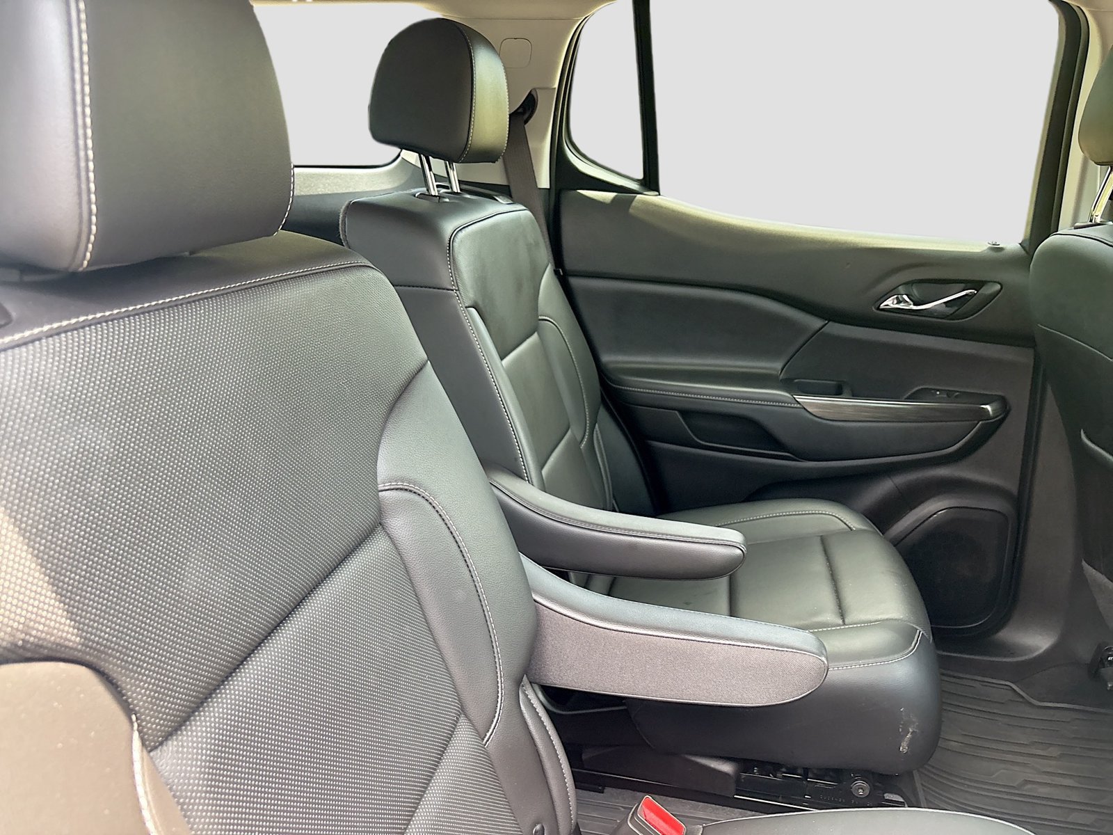 Used 2023 GMC Acadia SLT w/ Elevation Edition AWD/4WD image 28