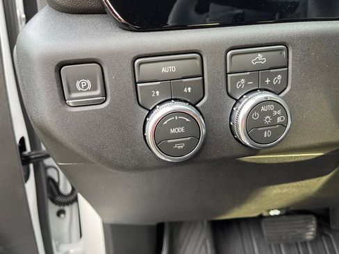 New 2026 GMC Sierra 1500 Elevation w/ LPO, Elevation Black Package image 11