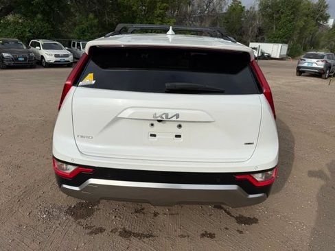 Used 2023 Kia Niro EX Touring FWD image 5