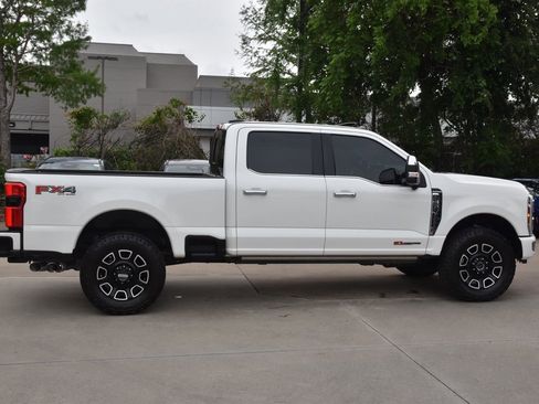 Used 2024 Ford F250 Platinum image 6