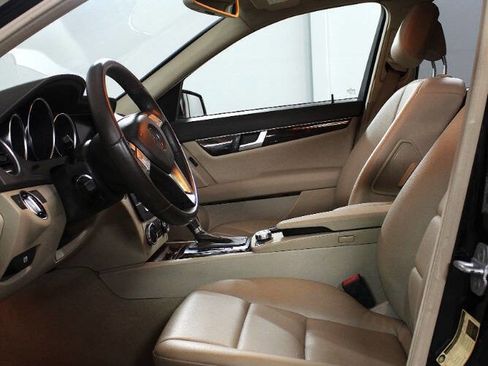 Used 2012 Mercedes-Benz C 250 Sedan w/ Premium 1 Pkg image 7