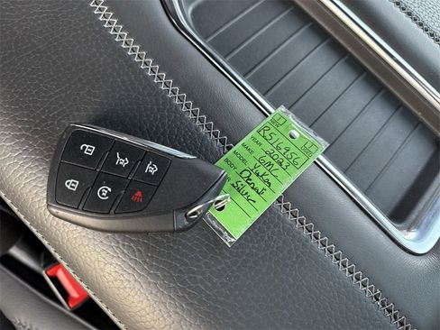 Used 2023 GMC Yukon XL Denali image 30