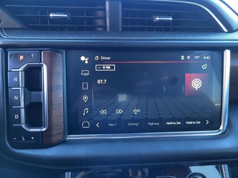 Used 2023 GMC Yukon XL Denali Ultimate image 13