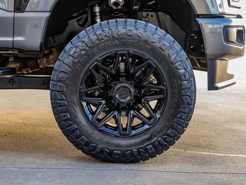 Used 2024 Ford F250 XLT w/ XLT Premium Package image 12