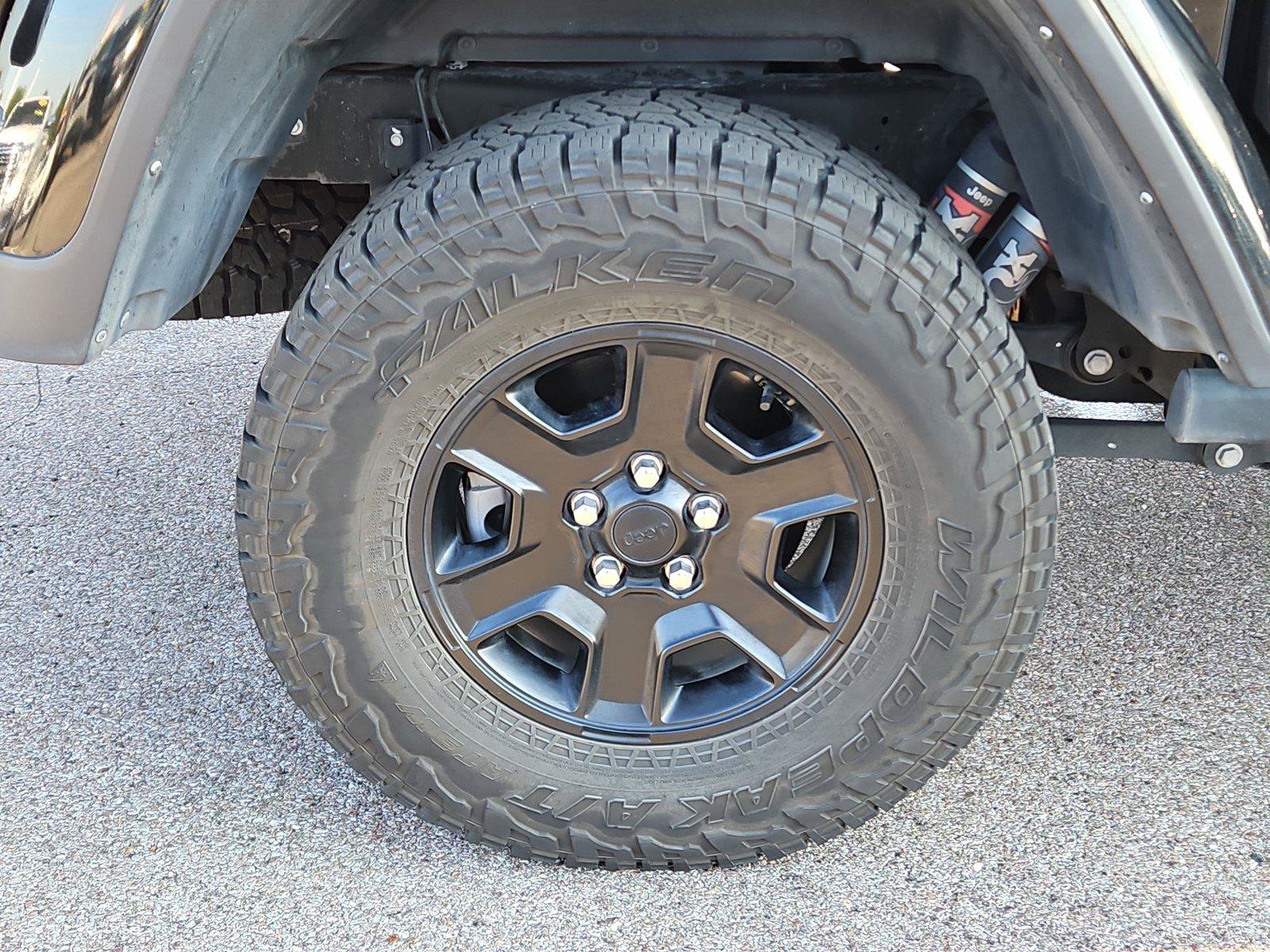 Used 2023 Jeep Gladiator Mojave w/ Trailer Tow Package AWD/4WD image 5