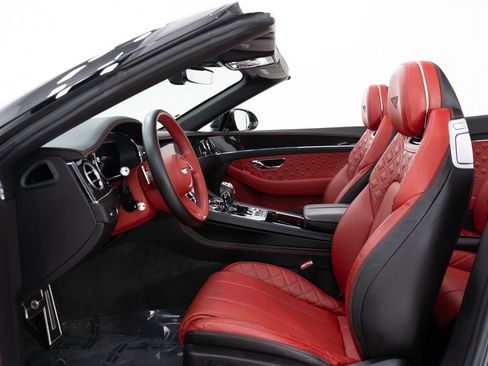 Used 2023 Bentley Continental GT Azure image 23