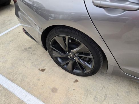 Used 2022 Genesis G70 3.3T w/ Sport Advanced Package image 8