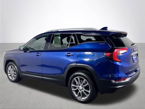 Used 2023 GMC Terrain SLT image 8