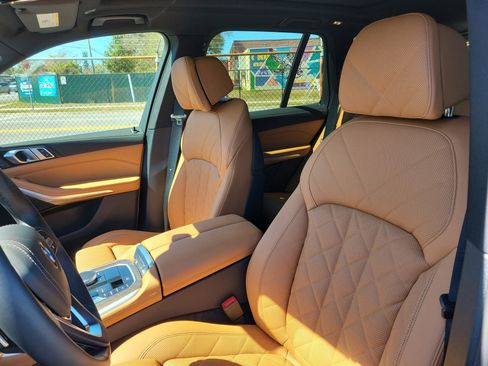 Used 2023 BMW X5 xDrive40i w/ Luxury Seating Package image 22