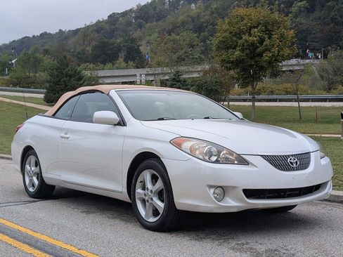 Used 2006 Toyota Solara SLE image 2