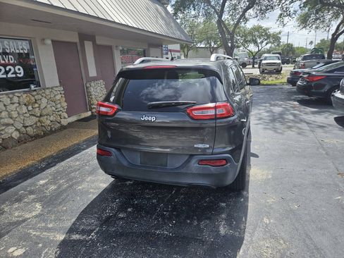 Used 2014 Jeep Cherokee Latitude FWD image 6