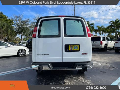 Used 2017 GMC Savana 3500 Extended Van 3D image 41