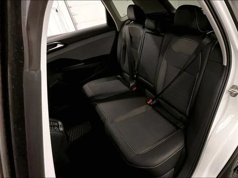 Used 2023 Volkswagen Taos SE w/ Panoramic Sunroof Package FWD image 25