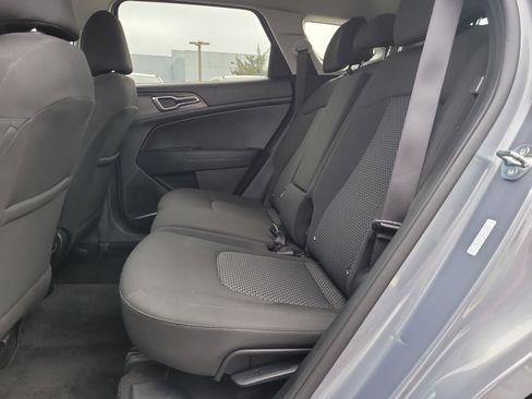 Used 2025 Kia Sportage LX AWD/4WD image 11