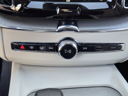 Used 2025 Volvo XC60 T8 Plus w/ Protection Package Premier image 26