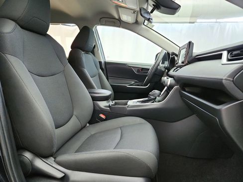 Used 2019 Toyota RAV4 LE w/ All Weather Liner Package AWD/4WD image 25