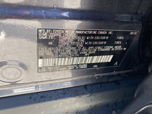Used 2020 Toyota RAV4 XLE Premium AWD/4WD image 24