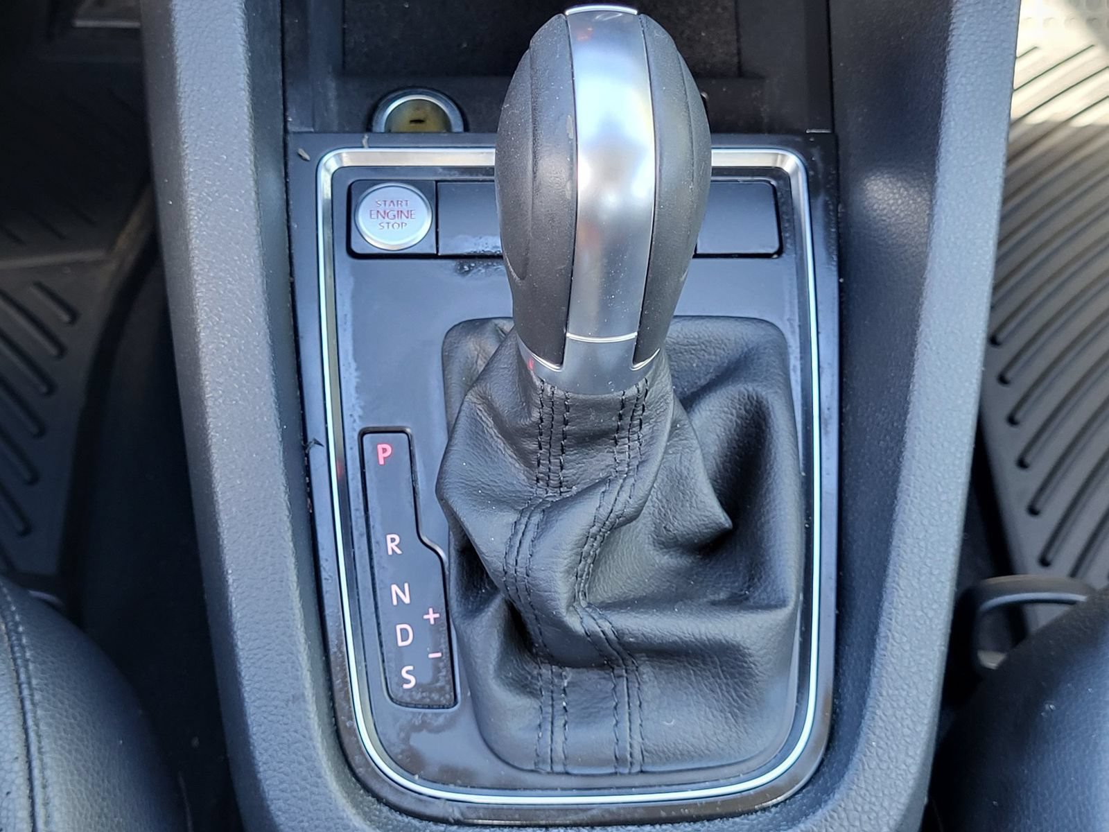 Used 2017 Volkswagen Jetta SE FWD image 22