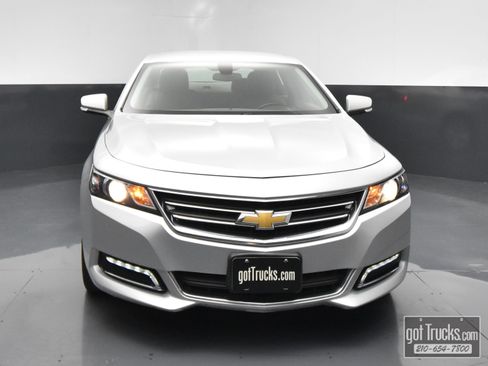Used 2018 Chevrolet Impala LT FWD image 45