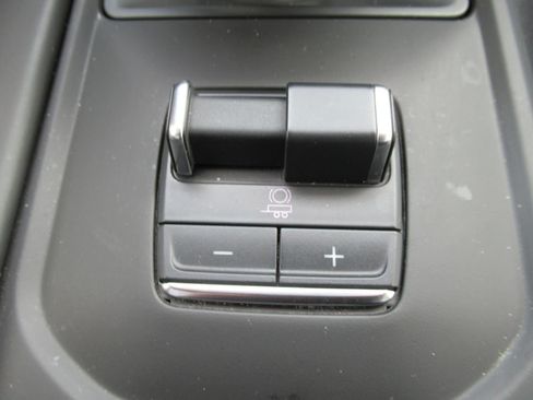 Used 2024 GMC Sierra 1500 Denali Ultimate AWD/4WD image 32
