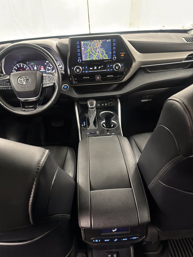 Used 2020 Toyota Highlander XLE AWD/4WD image 27