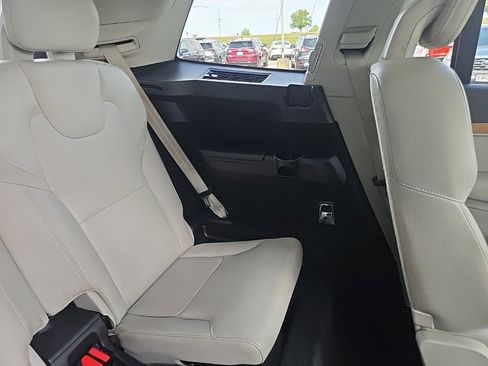 Used 2021 Volvo XC90 T6 Momentum image 89