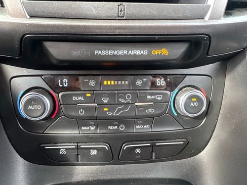 Used 2020 Ford Transit Connect XL image 47