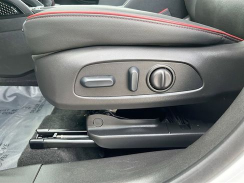 Used 2025 Chevrolet TrailBlazer RS w/ Convenience Package image 20