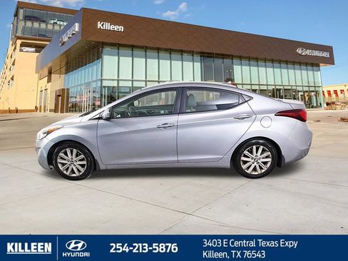 Used 2014 Hyundai Elantra SE w/ Option Group 02 FWD image 4