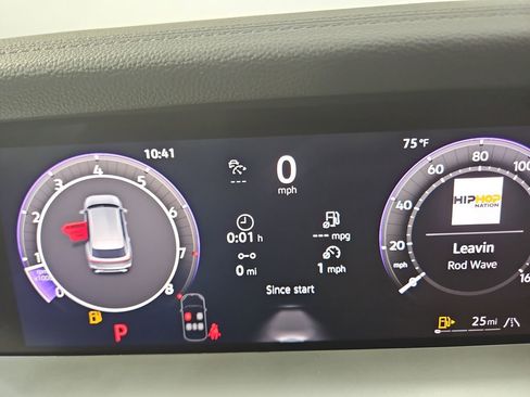 New 2026 Volkswagen Tiguan SE R-Line image 16