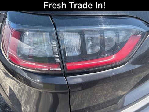 Used 2019 Jeep Cherokee High Altitude FWD image 11